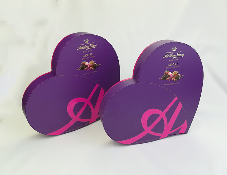Heart shape chocolate gift boxes